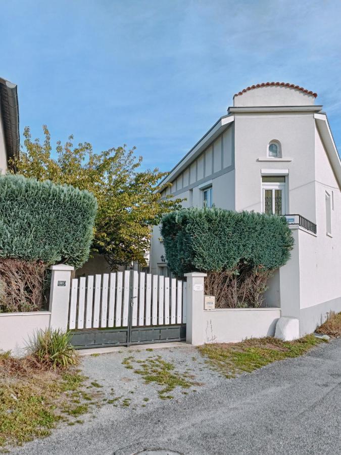 Appartement Dans Maison Atypique Montrond-les-Bains Exteriör bild